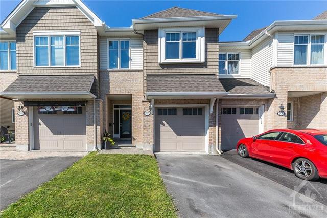 705 Cartographe Street, Townhouse with 3 bedrooms, 3 bathrooms and 2 parking in Ottawa ON | Image 1