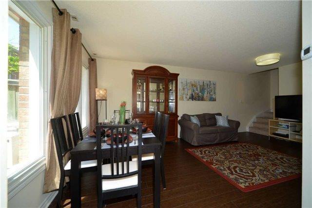16 - 151 Townsgate Dr, Townhouse with 3 bedrooms, 3 bathrooms and 2 parking in Vaughan ON | Image 4