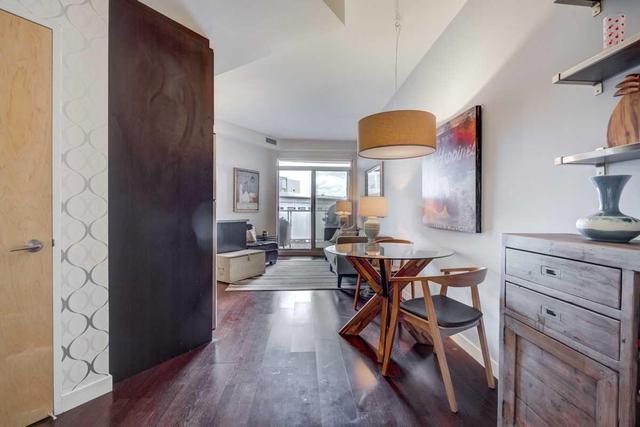 929 - 1 Shaw St, Condo with 2 bedrooms, 2 bathrooms and 1 parking in Toronto ON | Image 3