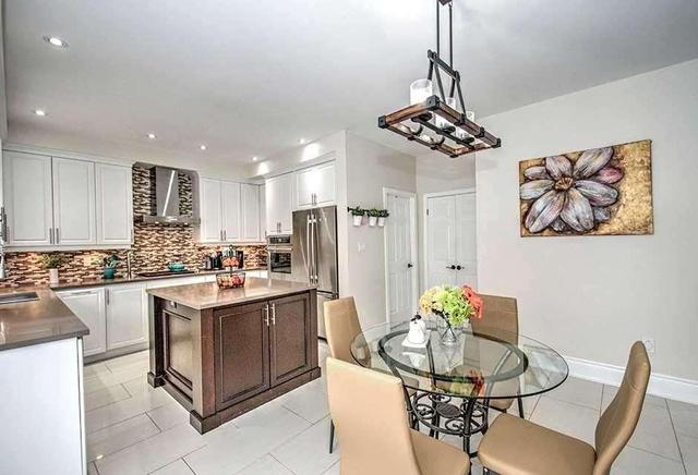 Upper - 268 Vellore Ave, House detached with 4 bedrooms, 3 bathrooms and 1 parking in Vaughan ON | Image 5