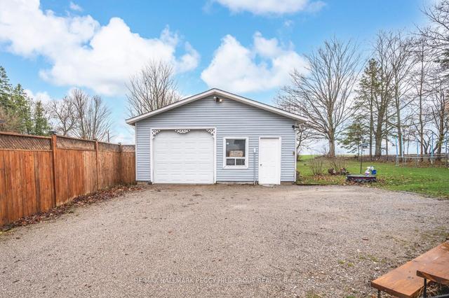 6582 Yonge St, House detached with 2 bedrooms, 2 bathrooms and 10 parking in Innisfil ON | Image 5