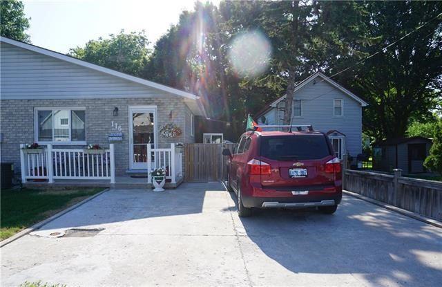 116 Fares St, House semidetached with 3 bedrooms, 1 bathrooms and 2 parking in Port Colborne ON | Image 1