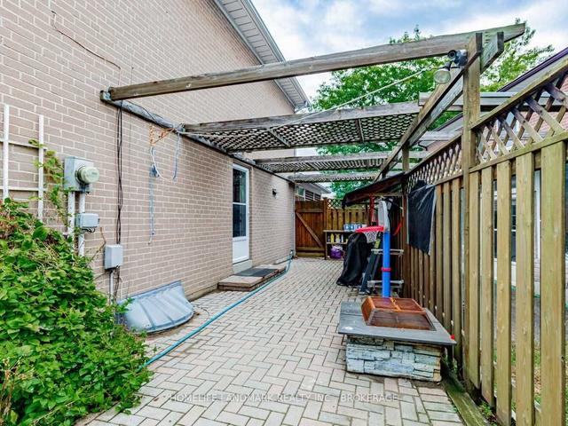 26 Cairnside Cres, House semidetached with 4 bedrooms, 2 bathrooms and 2 parking in Toronto ON | Image 17
