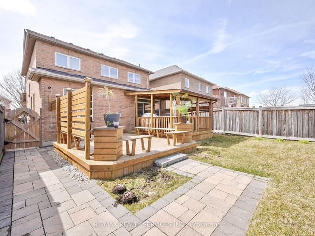 114 Iceland Poppy Tr, House detached with 4 bedrooms, 4 bathrooms and 6 parking in Brampton ON | Image 32