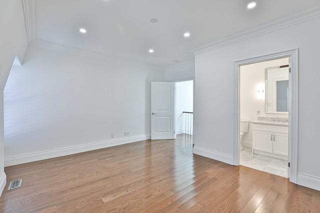 79 Sullivan St, House attached with 4 bedrooms, 5 bathrooms and 2 parking in Toronto ON | Image 9