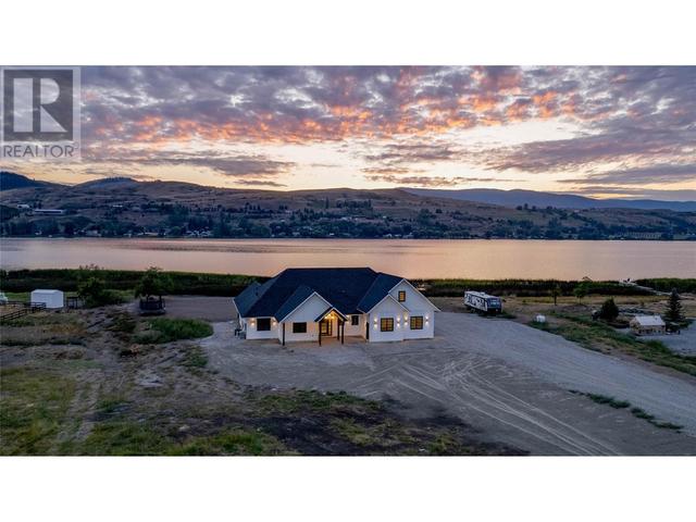 7080 Heron Road, House detached with 5 bedrooms, 2 bathrooms and 36 parking in North Okanagan B BC | Image 2