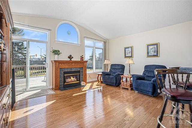 4472 Bittersweet Place, Home with 3 bedrooms, 3 bathrooms and 5 parking in Ottawa ON | Image 12