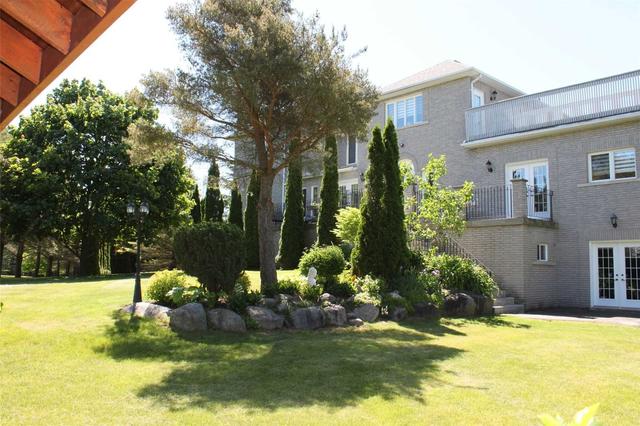 2 Mcroberts Pl, House detached with 5 bedrooms, 6 bathrooms and 26 parking in Aurora ON | Image 16