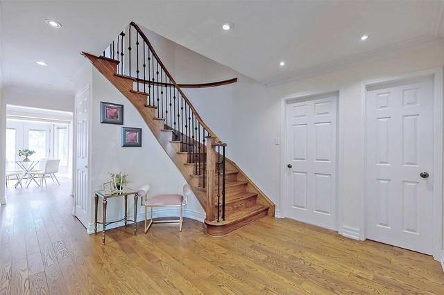 27 Canterbury Crt, House detached with 4 bedrooms, 4 bathrooms and 4 parking in Richmond Hill ON | Image 10