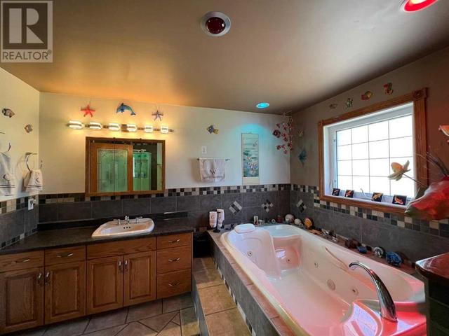 54532 Highway 32, House detached with 3 bedrooms, 2 bathrooms and 10 parking in Yellowhead County AB | Image 37