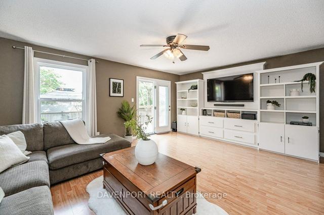 1422 Wildren Pl, House semidetached with 3 bedrooms, 2 bathrooms and 4 parking in Cambridge ON | Image 4