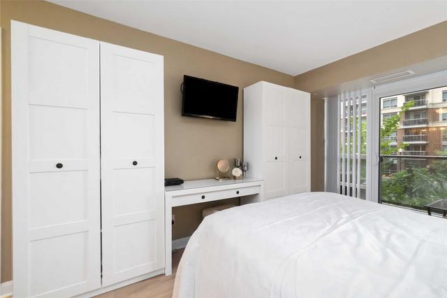 201 - 1 Michael Power Pl, Condo with 2 bedrooms, 2 bathrooms and 1 parking in Toronto ON | Image 7