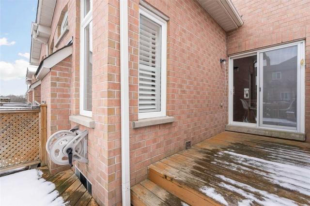 26 Cedarcrest Cres, House attached with 3 bedrooms, 3 bathrooms and 3 parking in Richmond Hill ON | Image 32