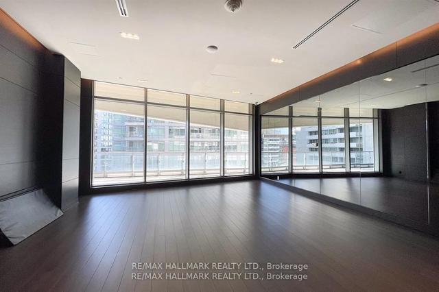 4702 - 2221 Yonge St, Condo with 2 bedrooms, 2 bathrooms and 1 parking in Toronto ON | Image 11