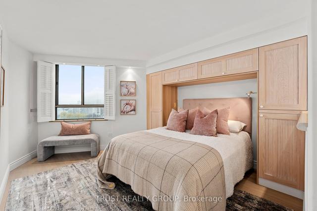 1201/02 - 270 Queens Quay W, Condo with 2 bedrooms, 2 bathrooms and 1 parking in Toronto ON | Image 9