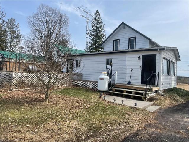 679 Napanee Road, House detached with 2 bedrooms, 1 bathrooms and 6 parking in Tweed ON | Image 14