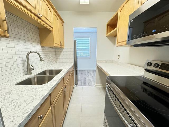 2 - 657 Fennell Avenue E, Condo with 1 bedrooms, 1 bathrooms and 1 parking in Hamilton ON | Image 6