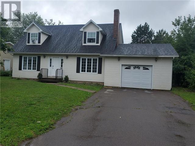 114 Summerhill Dr, House detached with 3 bedrooms, 2 bathrooms and null parking in Moncton NB | Card Image