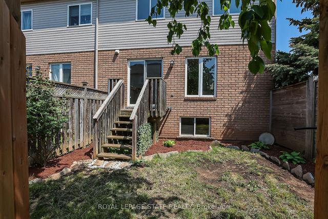 9 - 163 Livingston Ave, Townhouse with 3 bedrooms, 3 bathrooms and 2 parking in Grimsby ON | Image 30