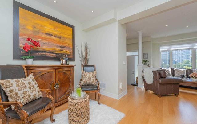 th8 - 80 North Park Rd, Townhouse with 3 bedrooms, 4 bathrooms and 2 parking in Vaughan ON | Image 3