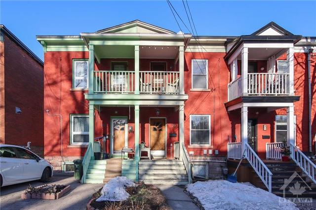 29 Adelaide Street, Townhouse with 3 bedrooms, 2 bathrooms and null parking in Ottawa ON | Image 1