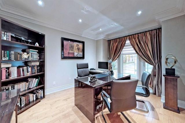 63 Mapledown Way, House detached with 5 bedrooms, 6 bathrooms and 9 parking in Vaughan ON | Image 3