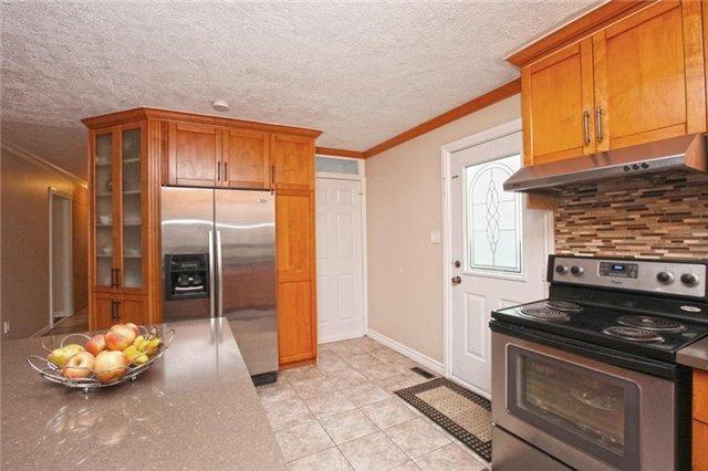 58 Madoc Dr, House detached with 3 bedrooms, 2 bathrooms and 5 parking in Brampton ON | Image 6