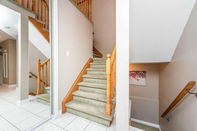 45 Ravenscliffe Crt, House detached with 3 bedrooms, 4 bathrooms and 4 parking in Brampton ON | Image 25