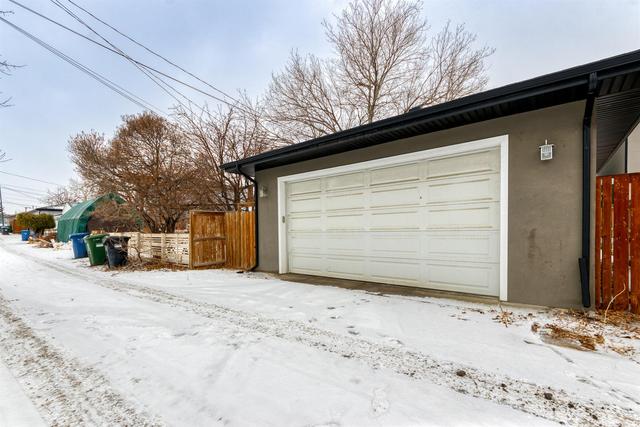 2009 20 Avenue Nw, House detached with 4 bedrooms, 3 bathrooms and 2 parking in Calgary AB | Image 42