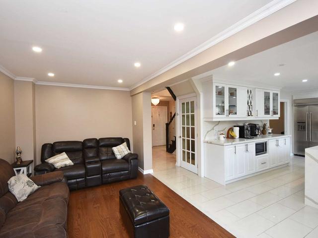 50 Horsham St, House detached with 4 bedrooms, 4 bathrooms and 4 parking in Brampton ON | Image 5