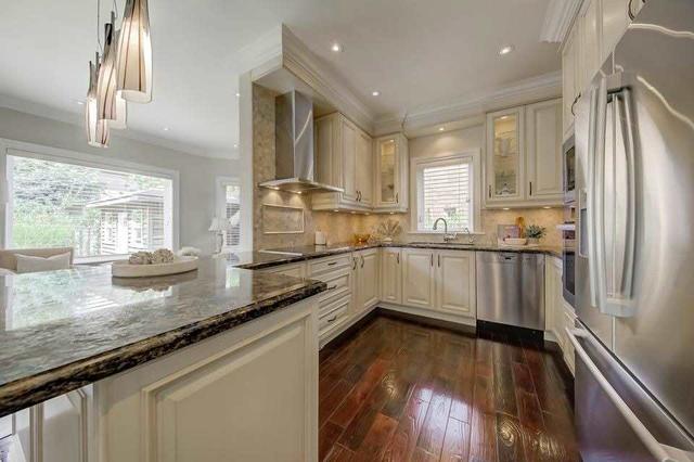 5068 Forestwalk Circ, House detached with 3 bedrooms, 4 bathrooms and 6 parking in Mississauga ON | Image 33