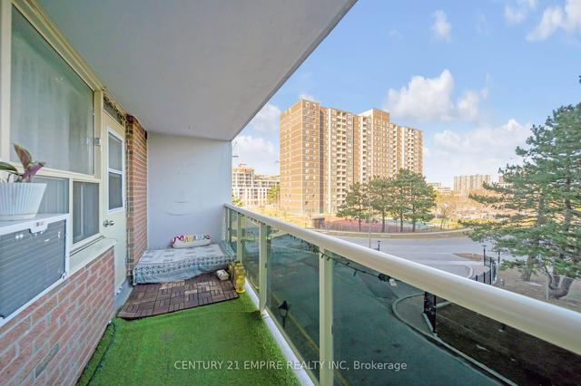 305 - 270 Palmdale Dr, Condo with 2 bedrooms, 1 bathrooms and 1 parking in Toronto ON | Image 7