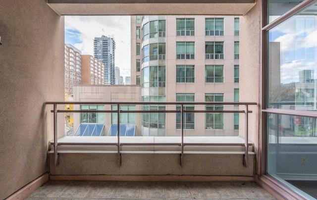 303 - 980 Yonge St, Condo with 1 bedrooms, 1 bathrooms and 1 parking in Toronto ON | Image 11