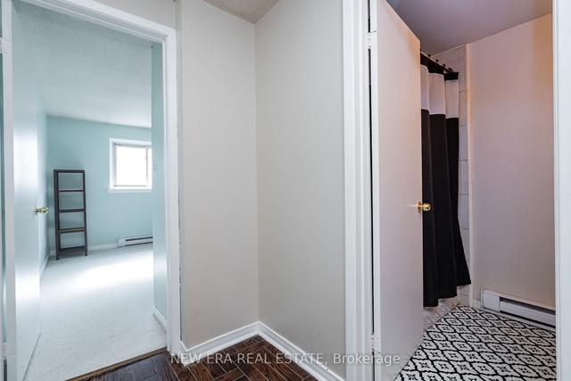 49 - 120 Nonquon Rd, Townhouse with 3 bedrooms, 1 bathrooms and 1 parking in Oshawa ON | Image 6