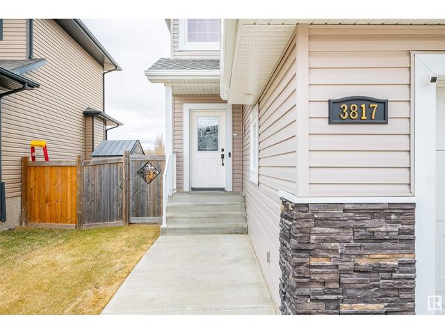 3817 52 St, House detached with 3 bedrooms, 3 bathrooms and null parking in Gibbons AB | Image 5