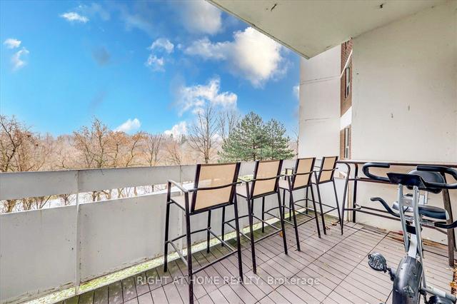 203 - 20 Edgecliff Gfwy, Condo with 3 bedrooms, 2 bathrooms and 1 parking in Toronto ON | Image 10