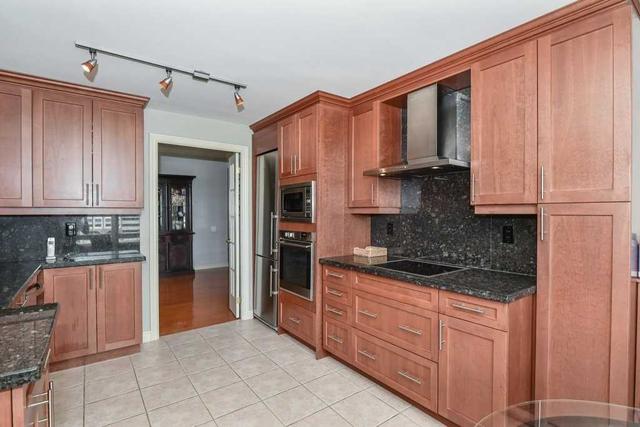 lph 01 - 60 Old Mill Rd, Condo with 3 bedrooms, 3 bathrooms and 2 parking in Oakville ON | Image 2