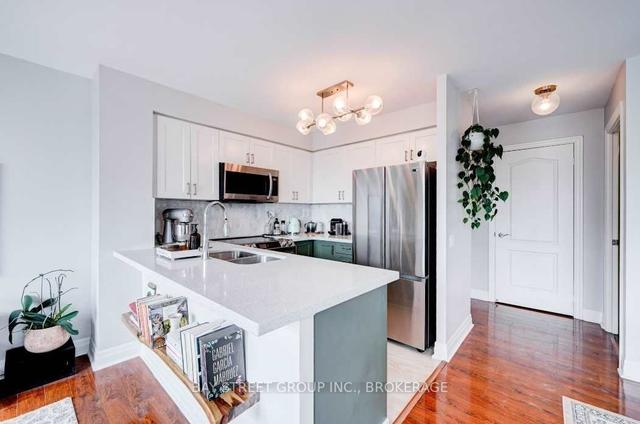 2403 - 21 Hillcrest Ave, Condo with 1 bedrooms, 1 bathrooms and 1 parking in Toronto ON | Image 5