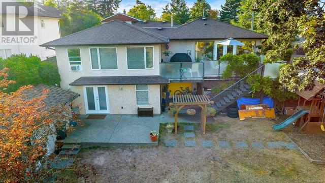 937 Shirley Rd, House detached with 5 bedrooms, 4 bathrooms and 2 parking in Esquimalt BC | Image 49