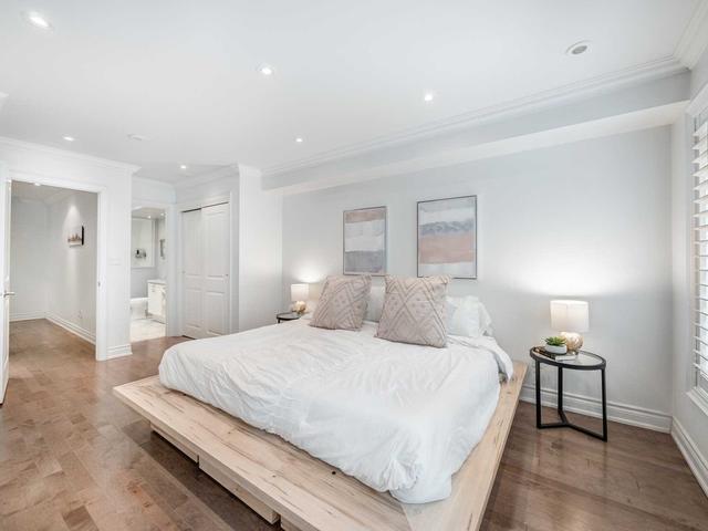 2162 Bayview Ave, Townhouse with 3 bedrooms, 3 bathrooms and 2 parking in Toronto ON | Image 8