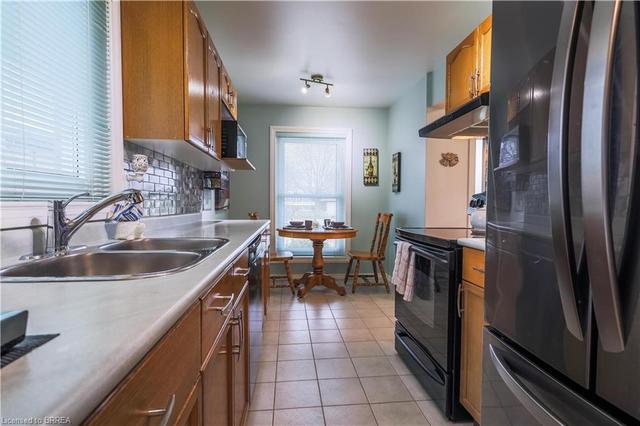 k - 21 Centennial Drive, House attached with 3 bedrooms, 1 bathrooms and 1 parking in Brantford ON | Image 5