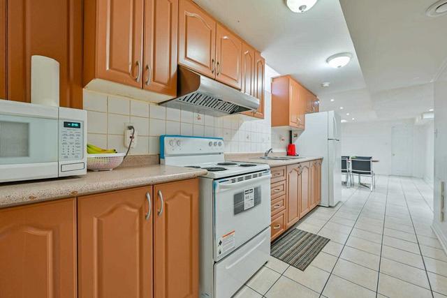24 Alberta Terr, House detached with 3 bedrooms, 4 bathrooms and 5 parking in Brampton ON | Image 26