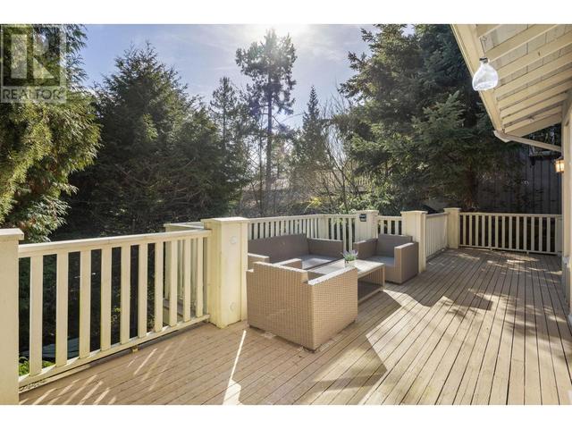 4898 Meadfeild Road, House detached with 3 bedrooms, 3 bathrooms and 5 parking in West Vancouver BC | Image 24