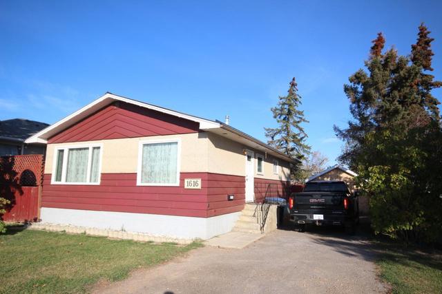 1616 108 Avenue, House detached with 3 bedrooms, 1 bathrooms and 1 parking in Dawson Creek BC | Image 5