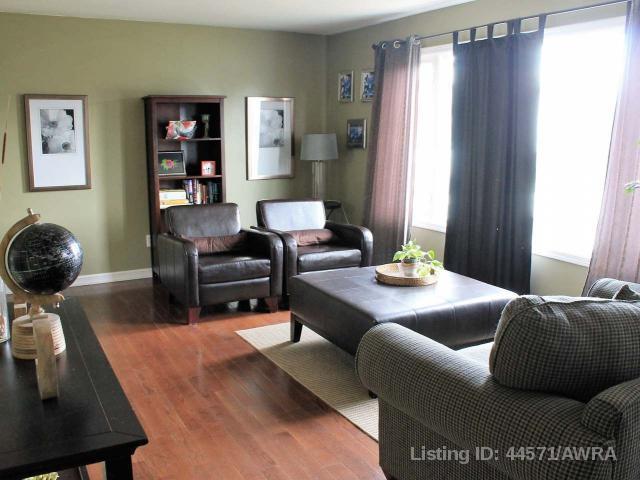 10830 99 Ave, House detached with 4 bedrooms, 1 bathrooms and null parking in Greenview No. 16 AB | Image 3