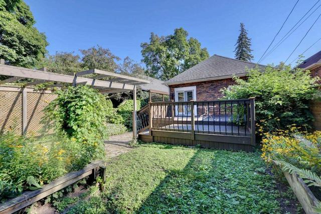10 Sunnybrook Rd, House detached with 2 bedrooms, 2 bathrooms and 3 parking in Toronto ON | Image 19
