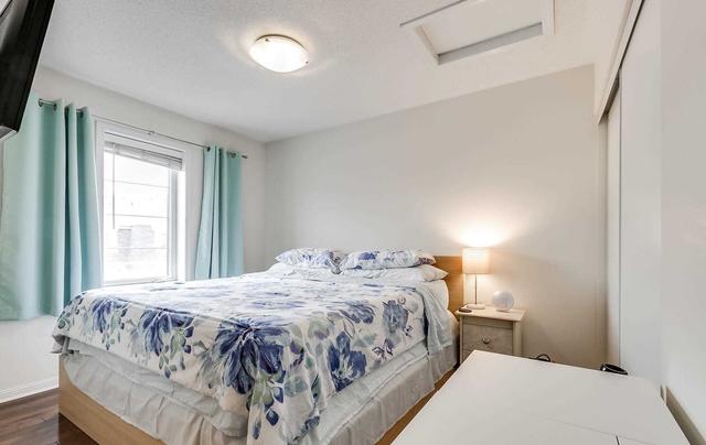 45 Ayers Cres, House attached with 2 bedrooms, 2 bathrooms and 2 parking in Toronto ON | Image 17