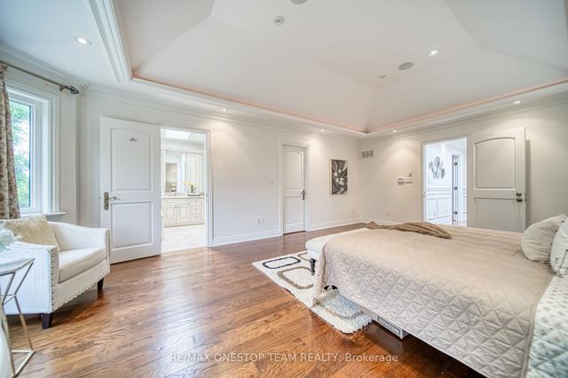 17 Kenneth Ave, House detached with 4 bedrooms, 5 bathrooms and 4 parking in Toronto ON | Image 7