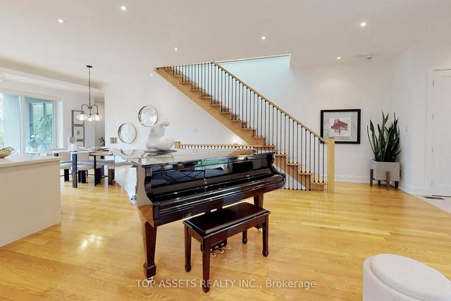 165 Strathnairn Ave, House detached with 4 bedrooms, 5 bathrooms and 4 parking in Toronto ON | Image 32