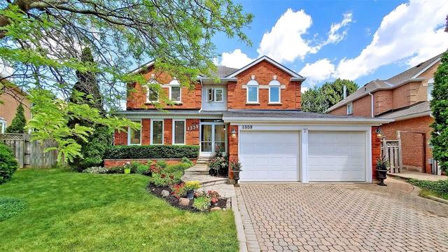 1359 Saddler Circ, House detached with 4 bedrooms, 4 bathrooms and 4 parking in Oakville ON | Image 1